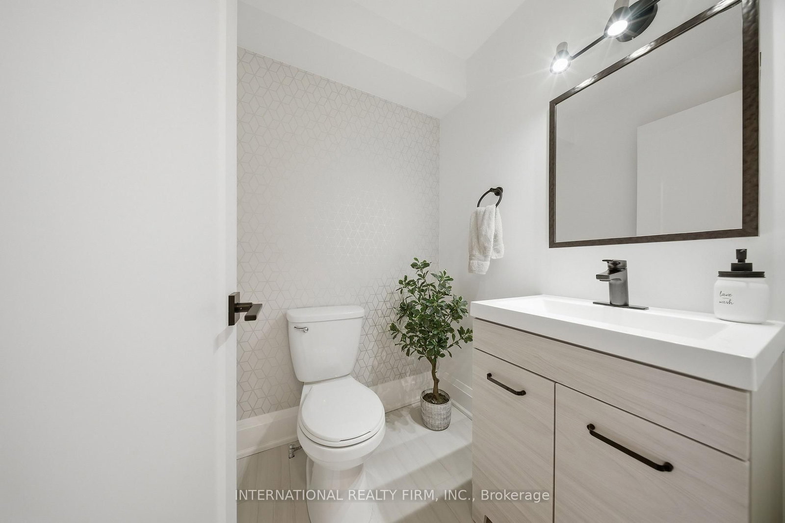 28 Debby Crescent • Brantford, ON photo 23