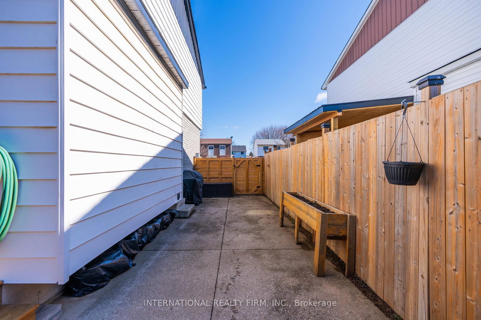 28 Debby Crescent • Brantford, ON photo 25
