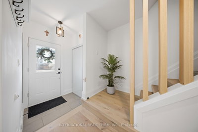28 Debby Crescent • Brantford, ON photo 3