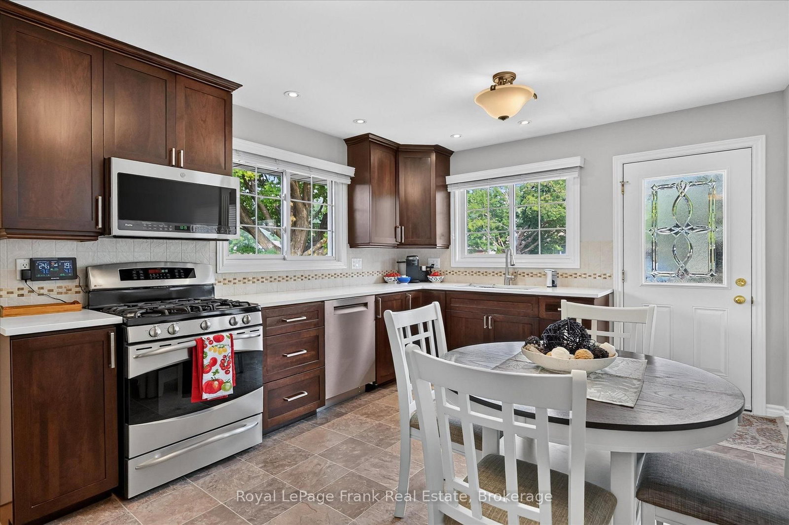 285 St Annes Crescent • Peterborough, ON photo 10