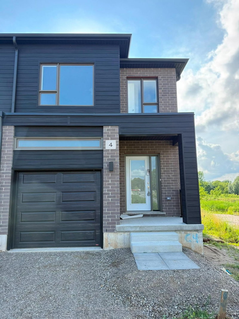 home for lease on 4 Red Oak Common