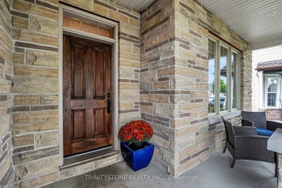 452 Landswood Way • Ottawa, ON photo 6