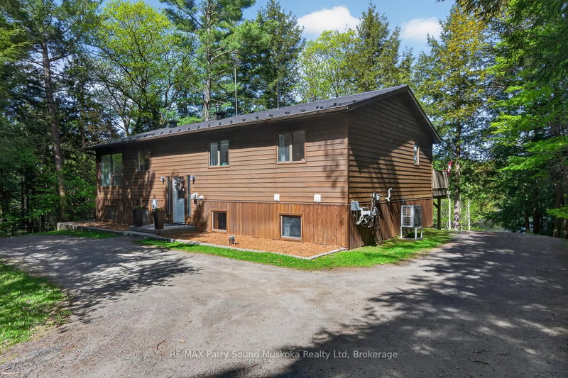 34 SILVER POINT Drive