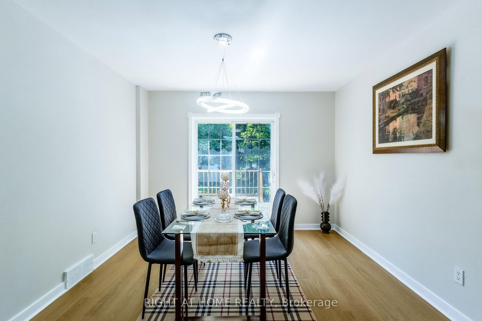 161 Pheasant Run Drive • Ottawa, ON photo 8