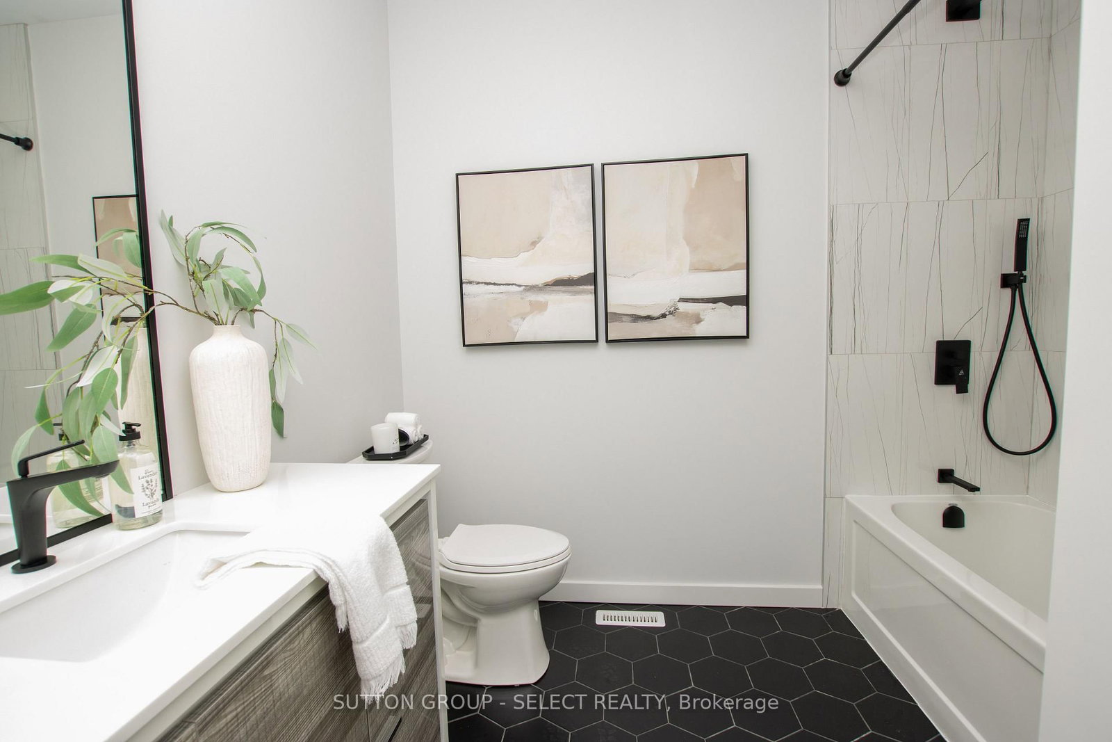 99 Optimist Drive • Southwold, ON photo 25
