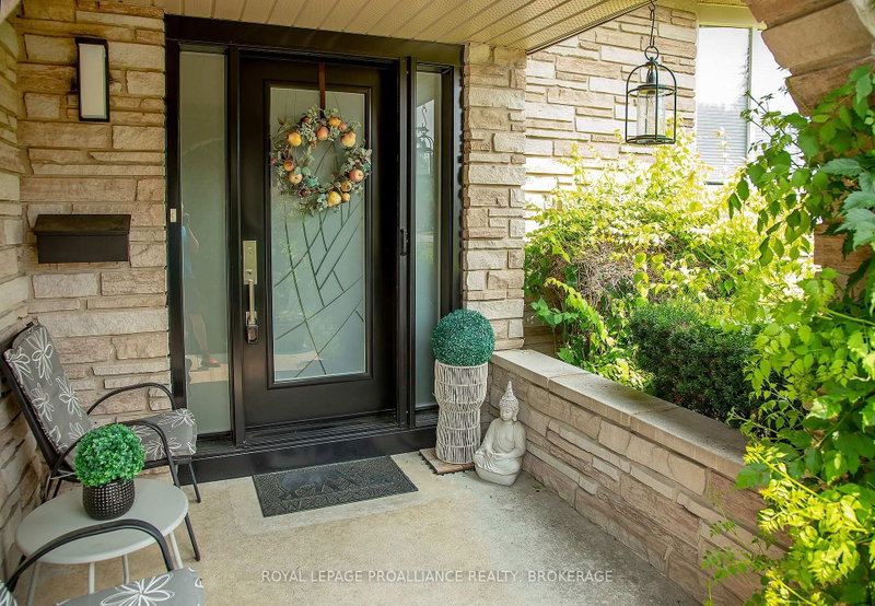 717 Laidlaw Crescent