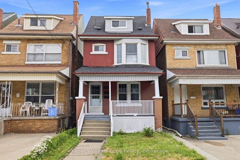 104 Rosslyn Avenue N