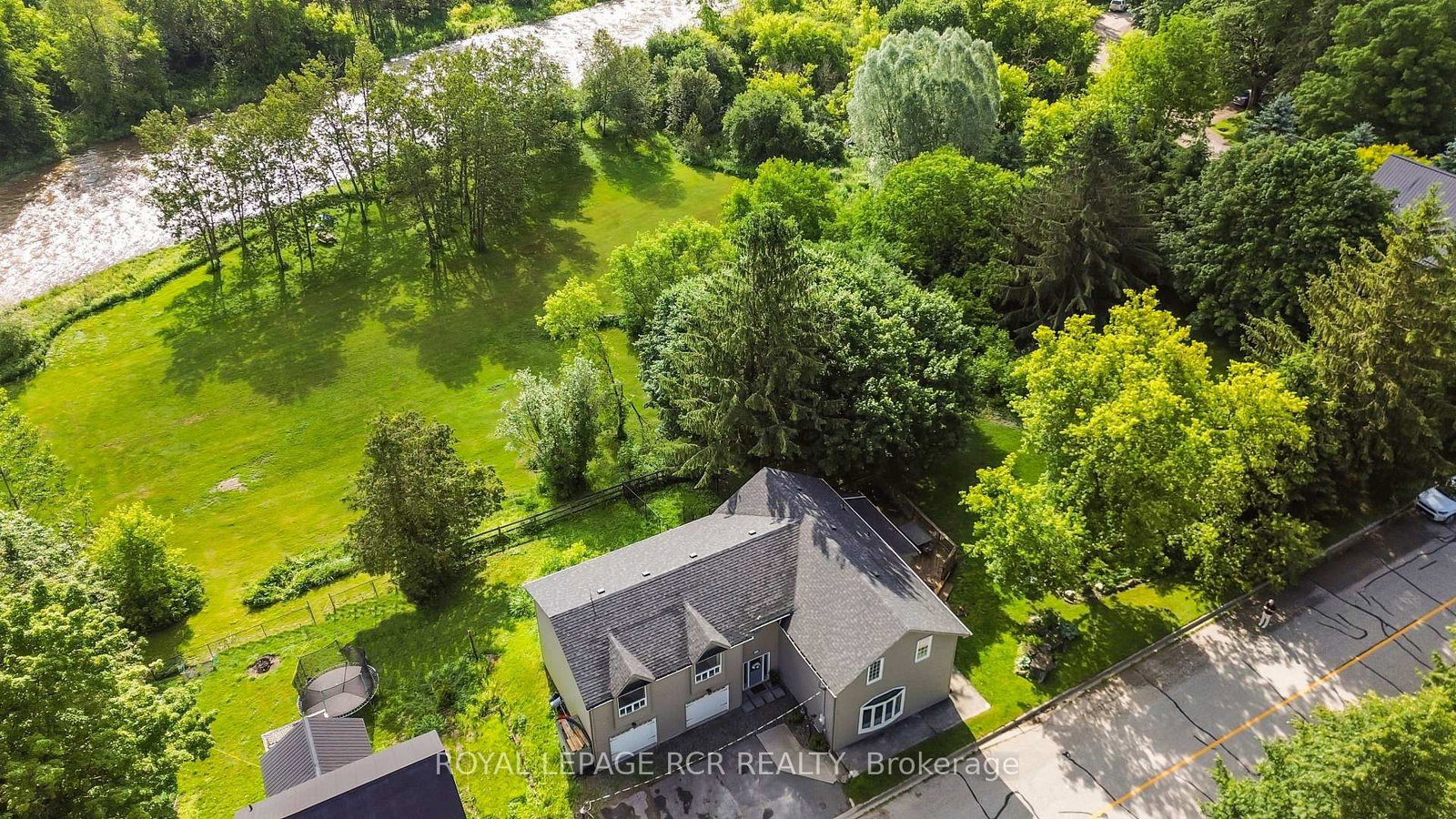 12 Mill Street • Amaranth, ON photo 1