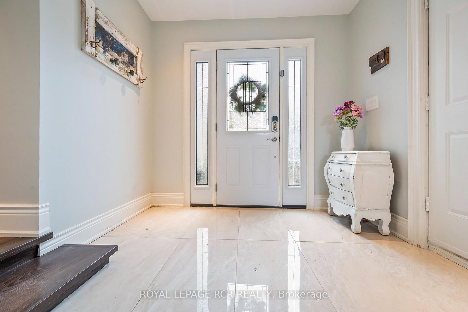 12 Mill Street • Amaranth, ON photo 3