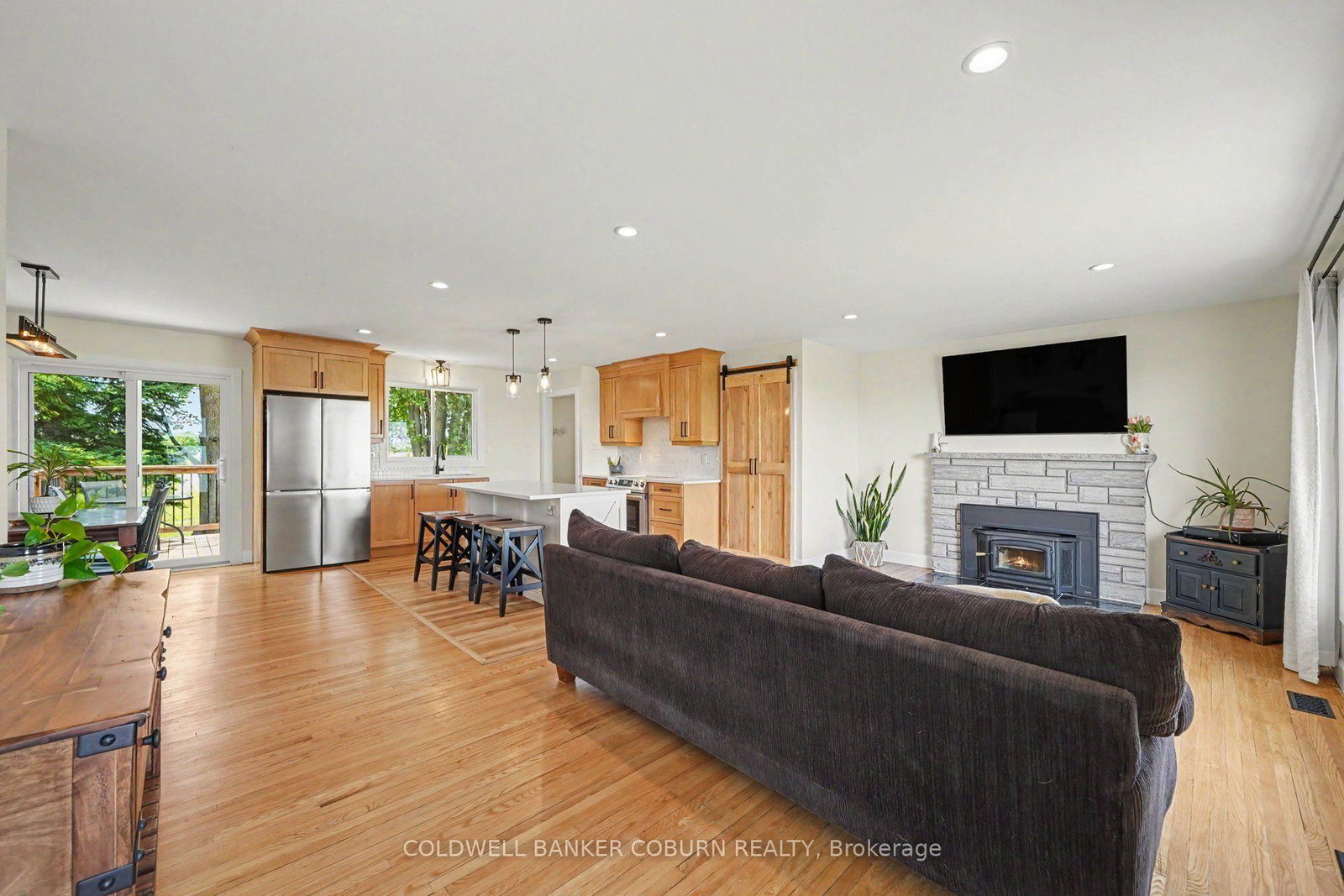 11895 Cloverdale Road • North Dundas, ON photo 3