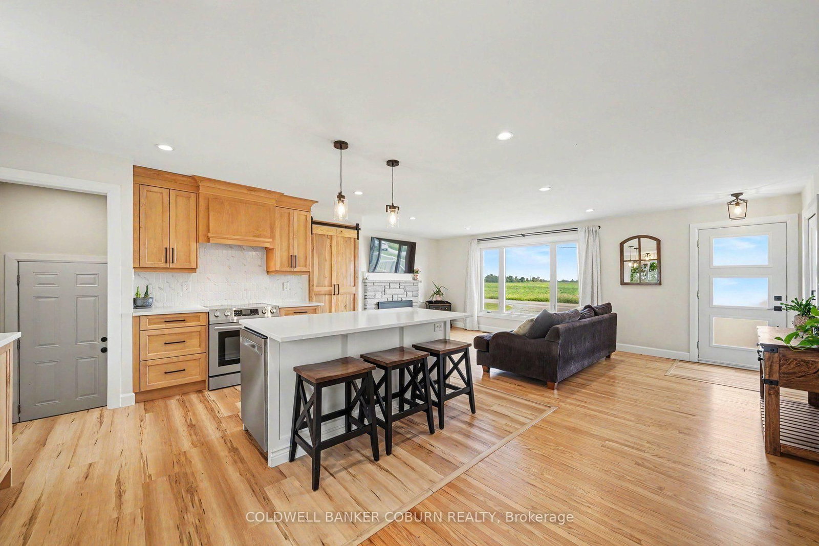11895 Cloverdale Road • North Dundas, ON photo 8