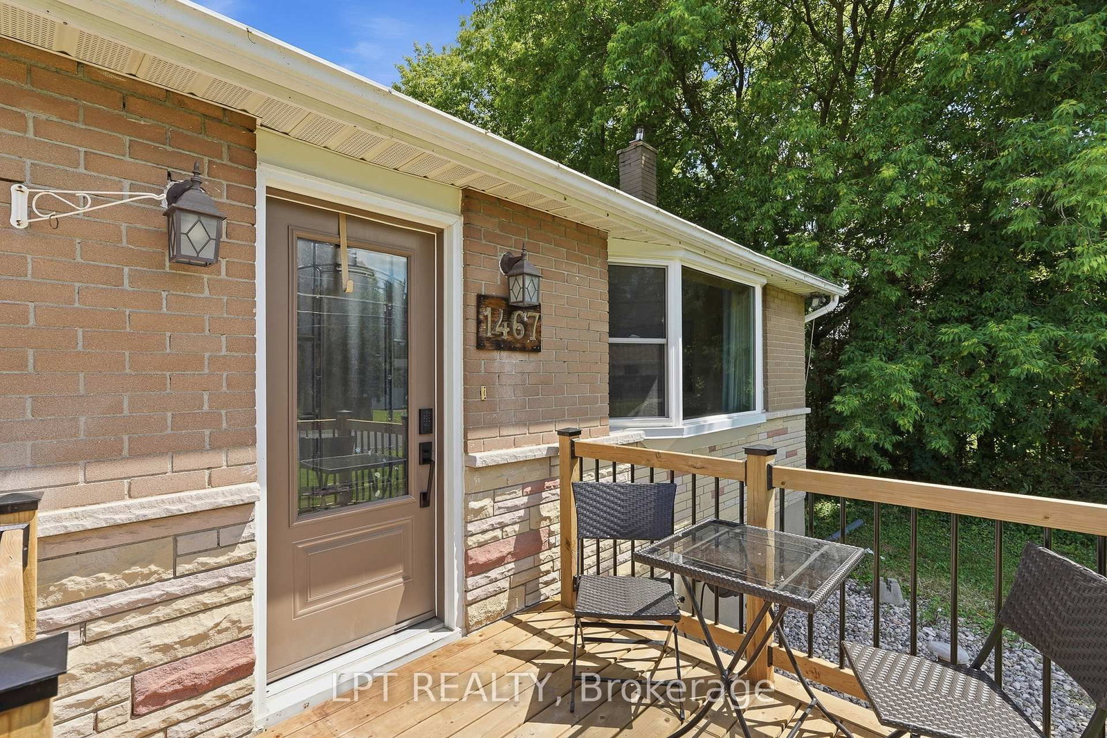 1467 Meadow Road N • Ottawa, ON photo 3