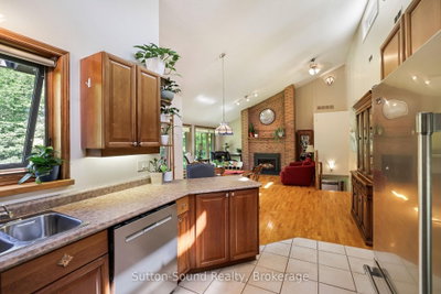 42 CARSON LAKE Crescent • South Bruce Peninsula, ON photo 9