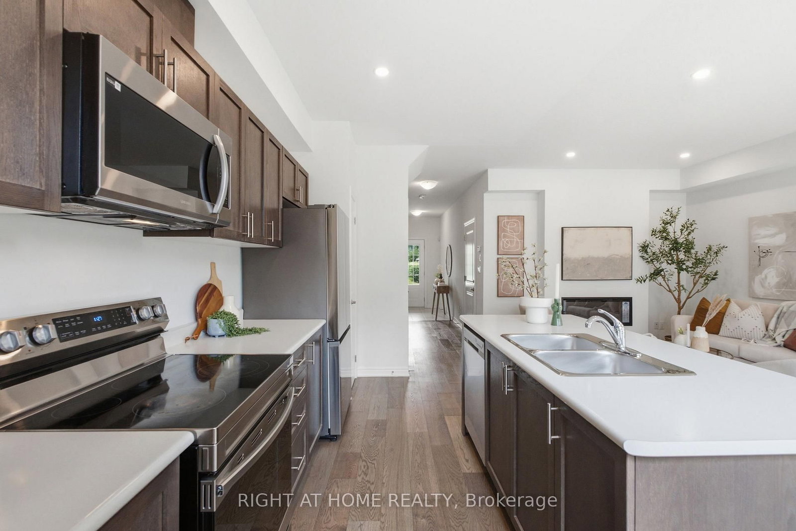 415 East 16th Street • Hamilton, ON photo 18
