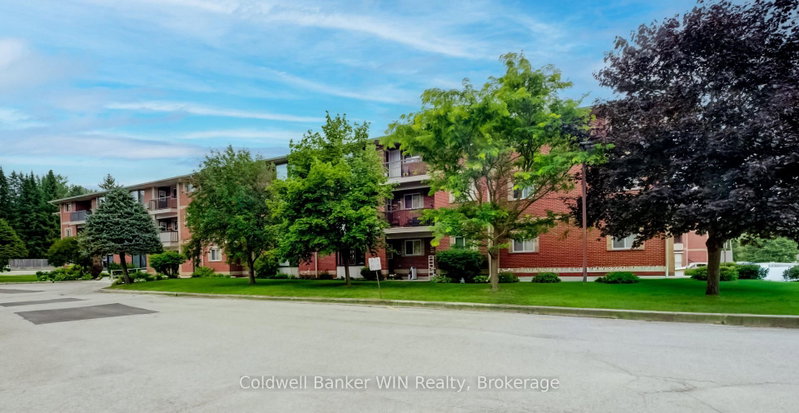 306 - 440 Durham Street W