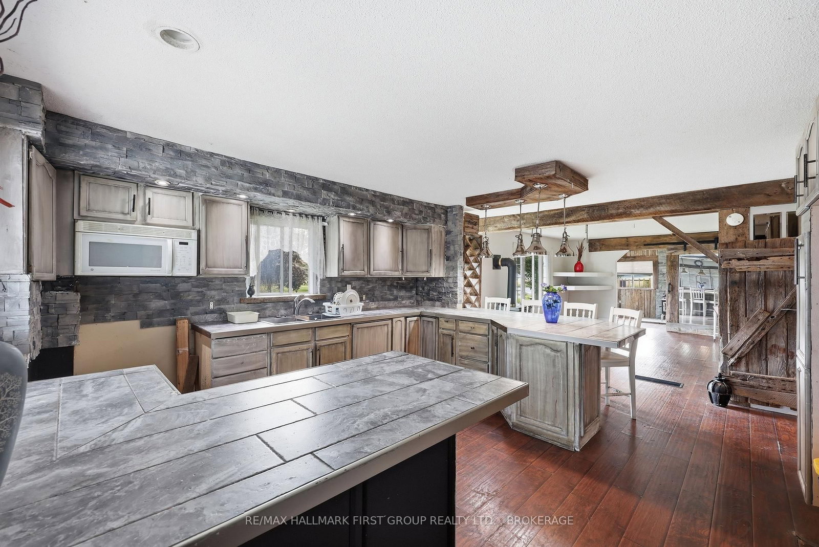 469 Absalom Road • Bath, ON photo 8