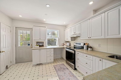 543 Chester Street • London South, ON photo 9