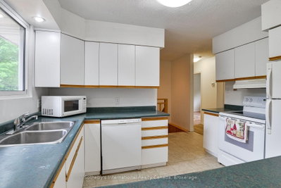 1048 Old Falkenburg Road • Bracebridge, ON photo 9