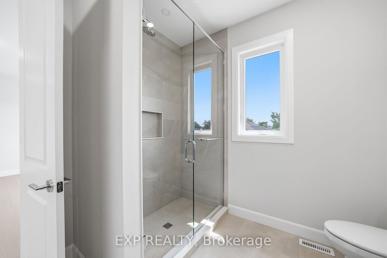 253 John Street • Warwick, ON photo 24