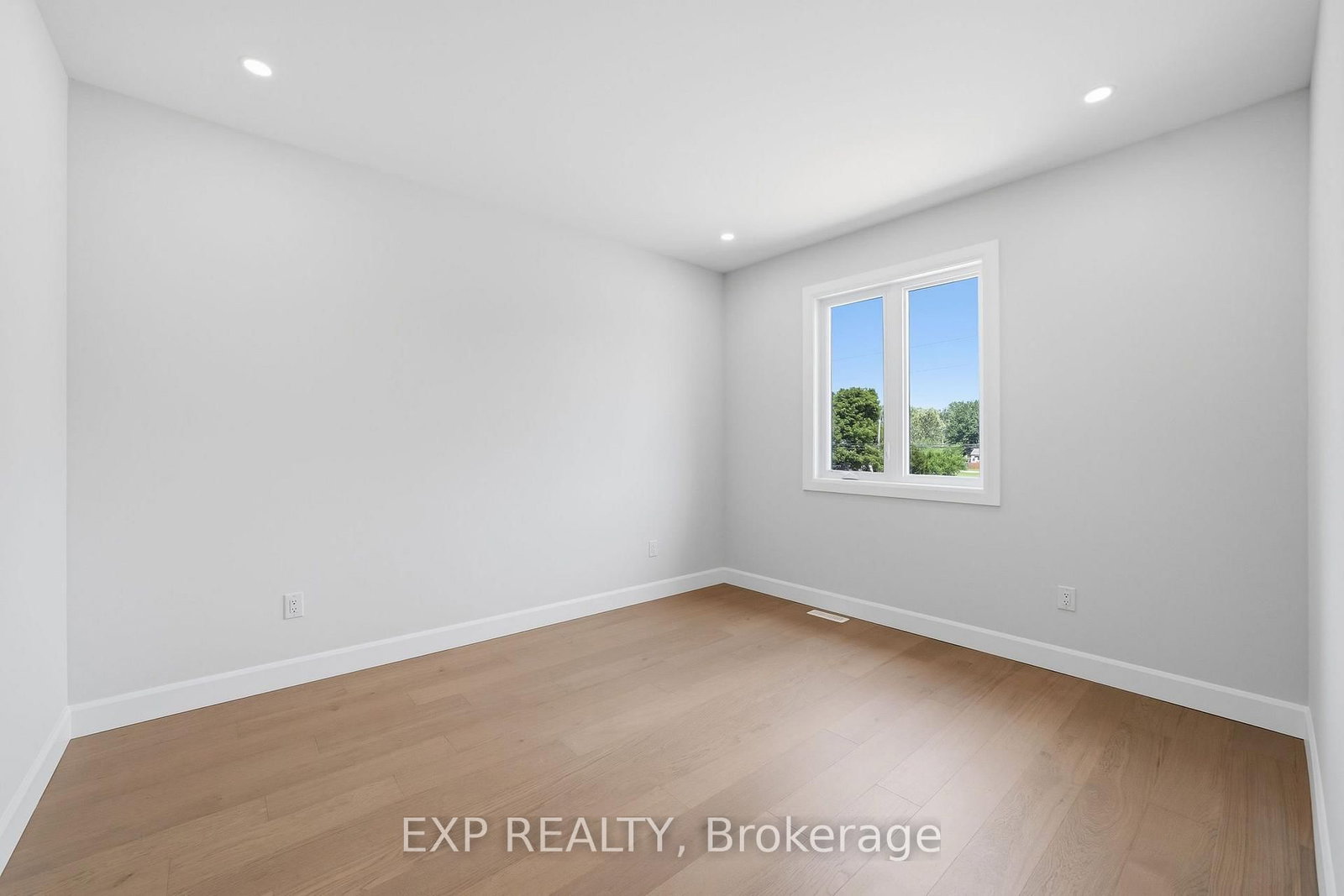 253 John Street • Warwick, ON photo 28