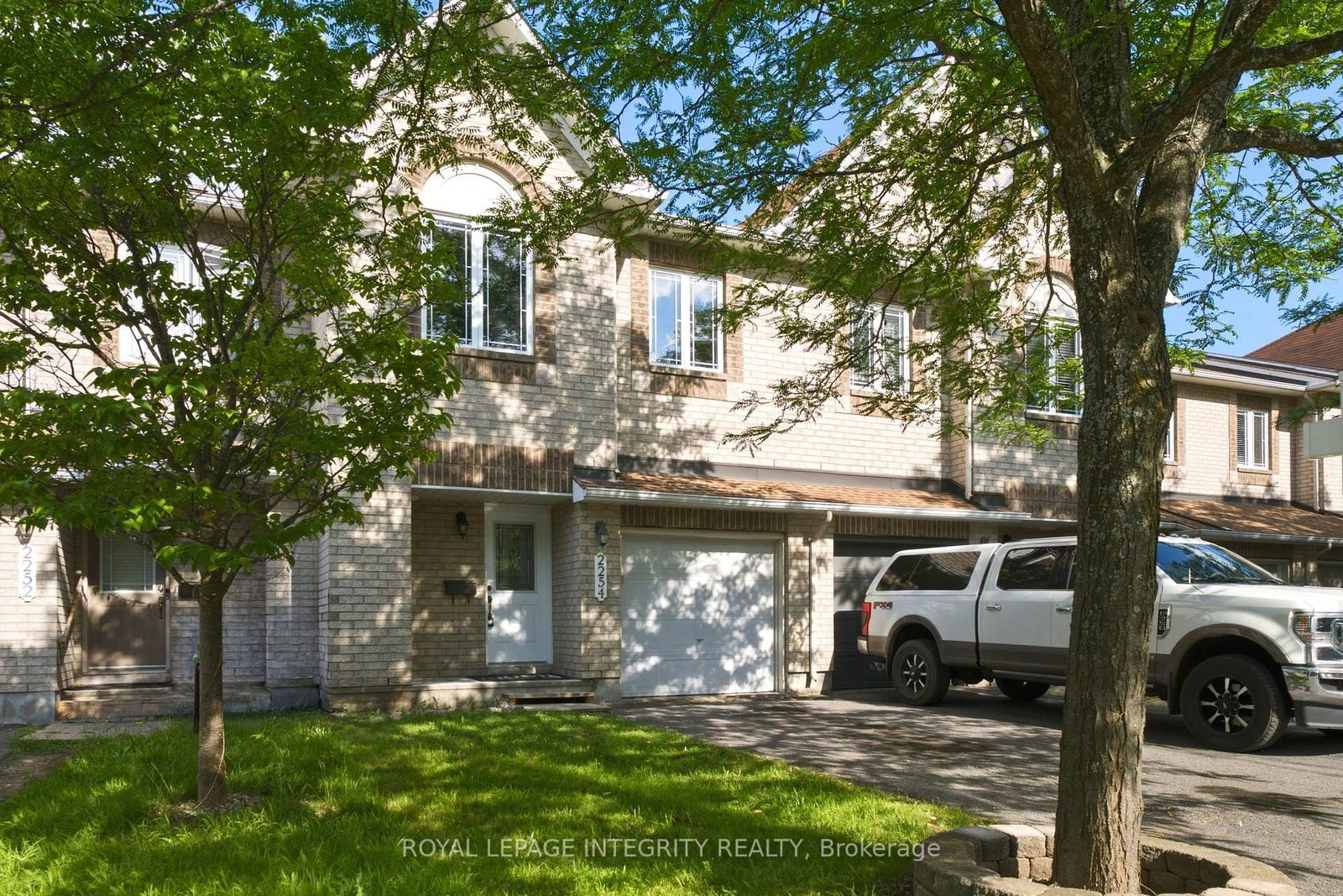 2254 SILVERADO Crescent • Ottawa, ON photo 1