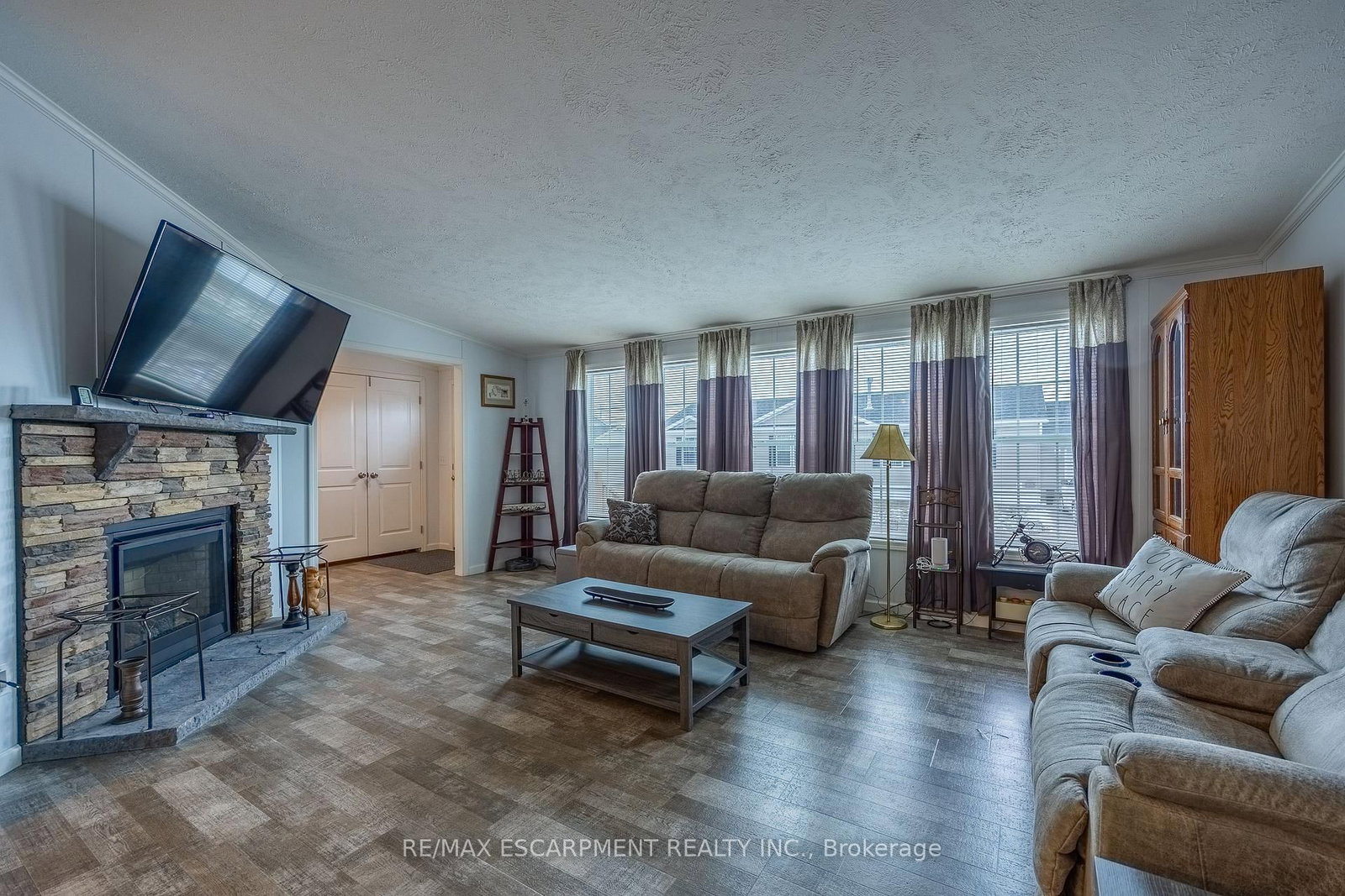 11 Hickory Hollow • Haldimand, ON photo 12