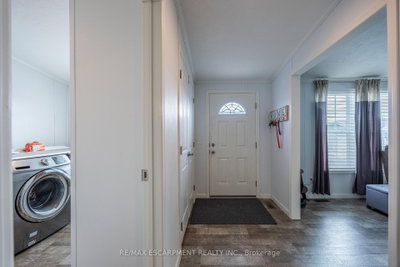 11 Hickory Hollow • Haldimand, ON photo 9