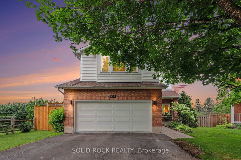 home for sale on 939 Como Crescent