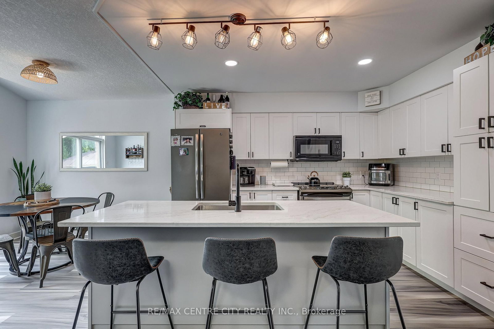 15 Schreyer Drive • St. Thomas, ON photo 14
