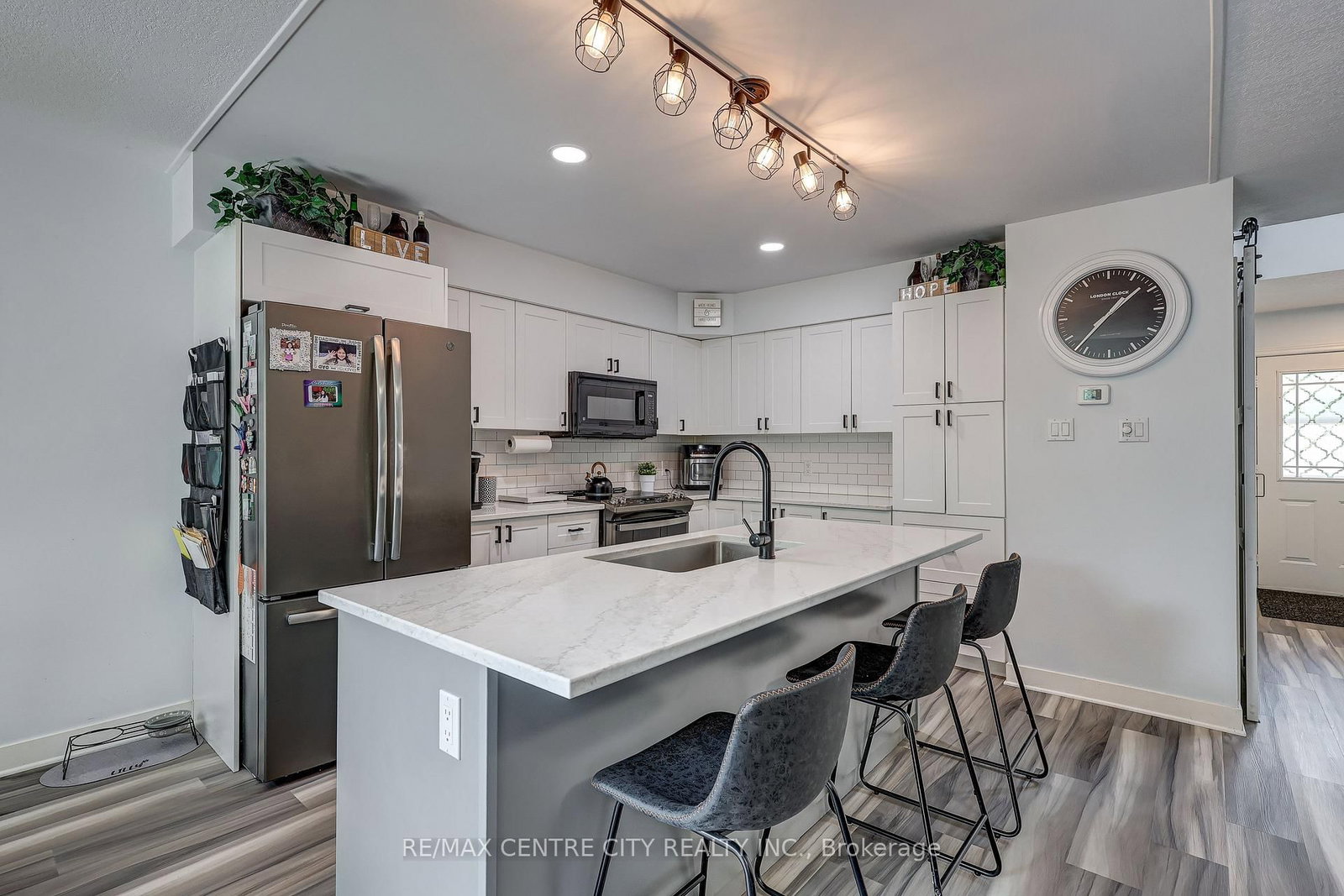 15 Schreyer Drive • St. Thomas, ON photo 16