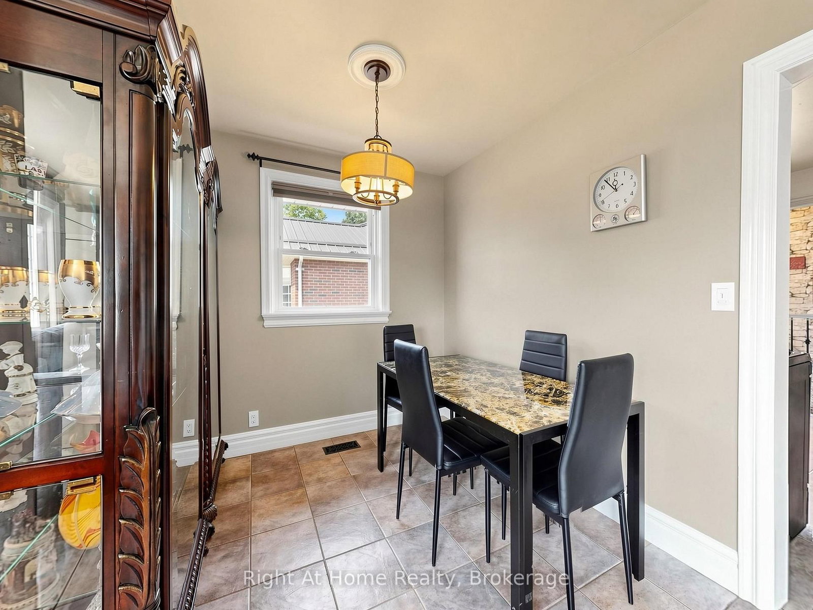 536 Barbara Street • Cobourg, ON photo 11