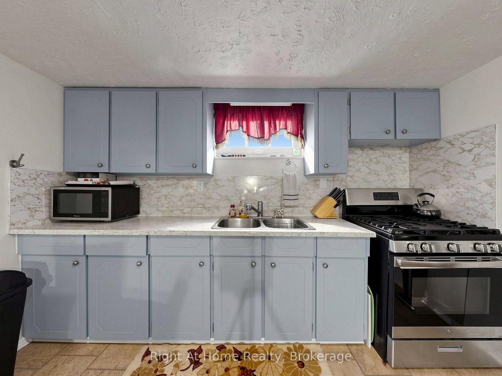 536 Barbara Street • Cobourg, ON photo 32