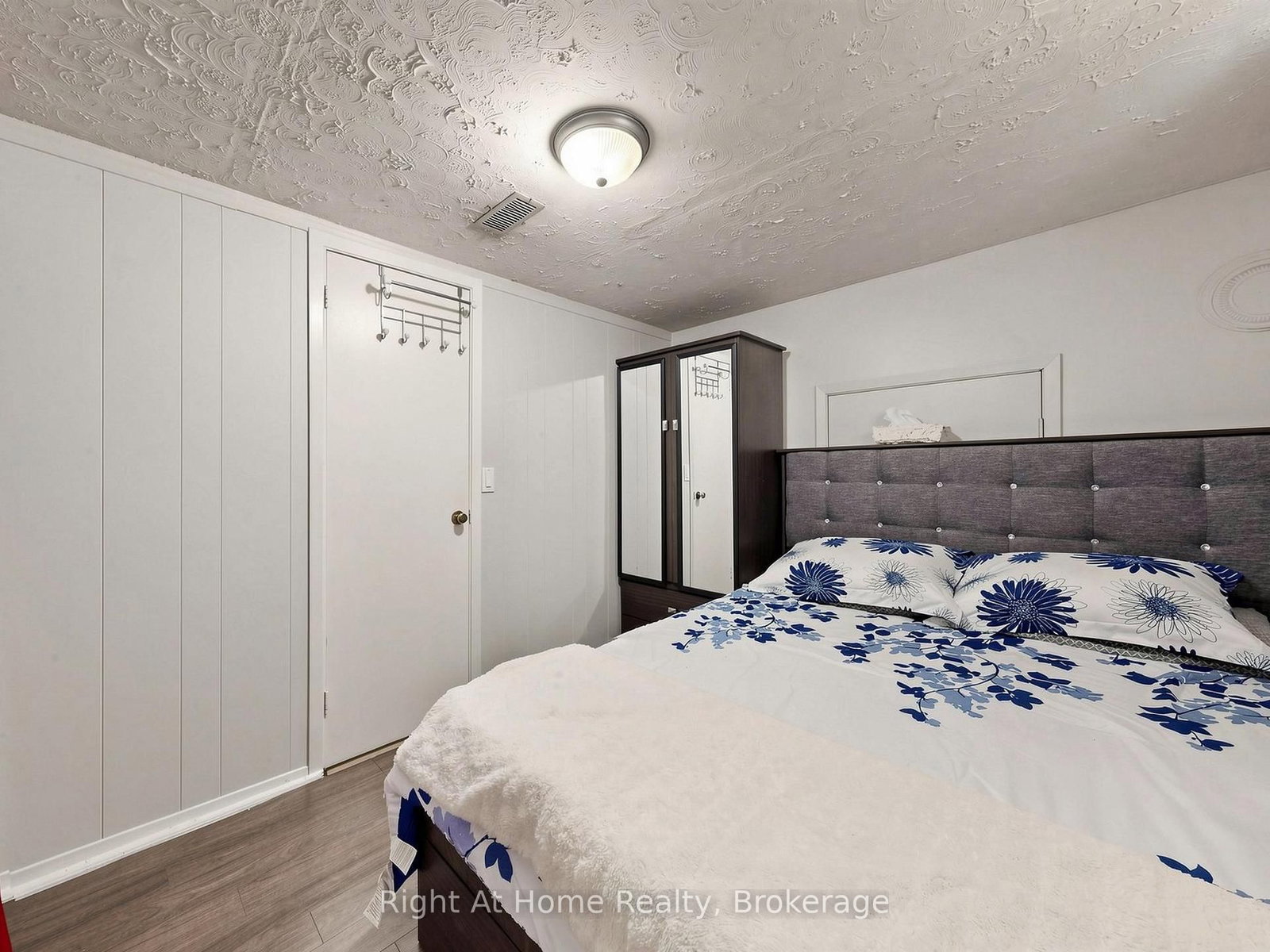 536 Barbara Street • Cobourg, ON photo 39