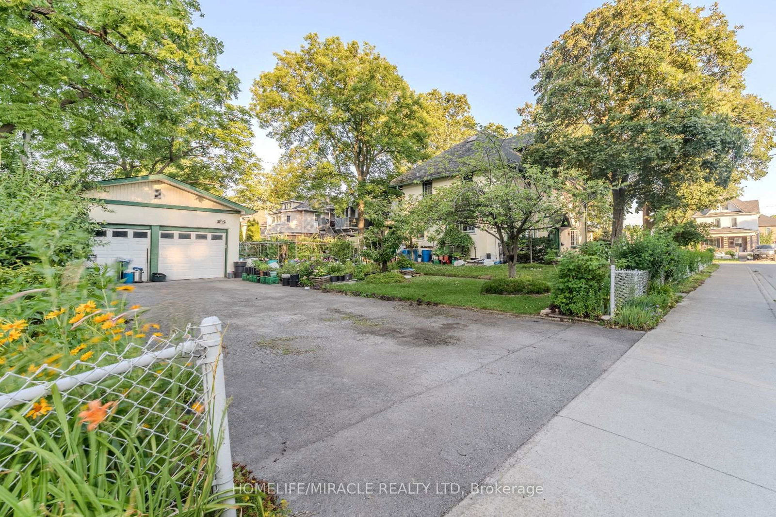 5214 Third Avenue • Niagara Falls, ON photo 3