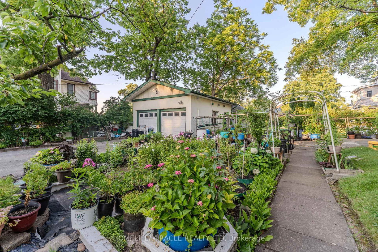5214 Third Avenue • Niagara Falls, ON photo 4