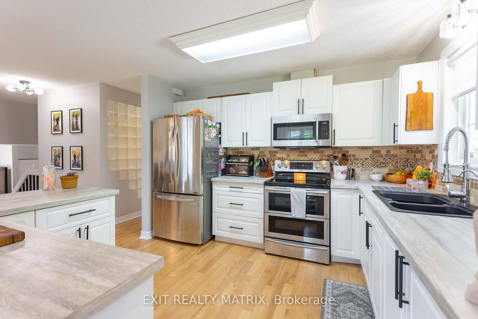 8399 Rowan Drive • Metcalfe, ON photo 11