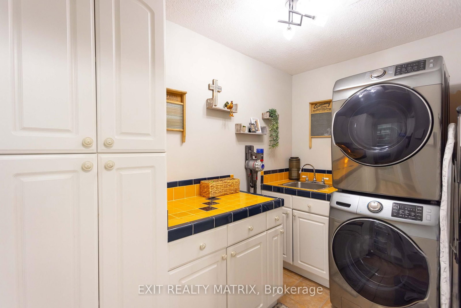 8399 Rowan Drive • Metcalfe, ON photo 24
