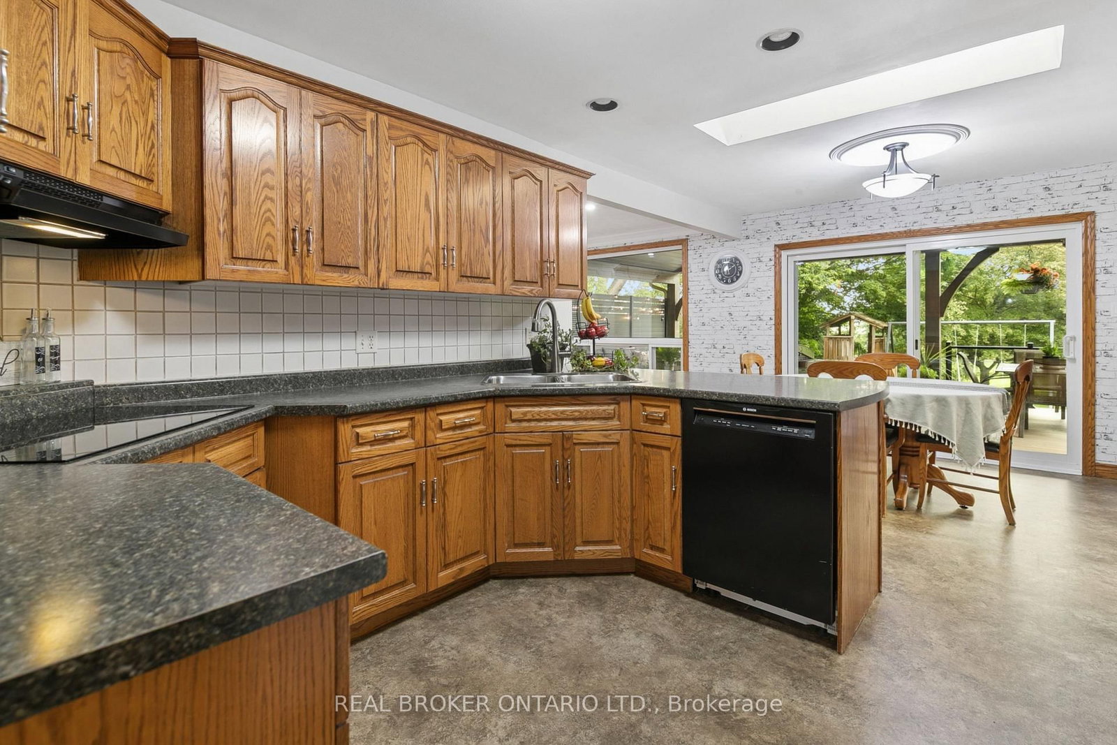7323 Sideroad 15, Rr1 Road • Mapleton, ON photo 13