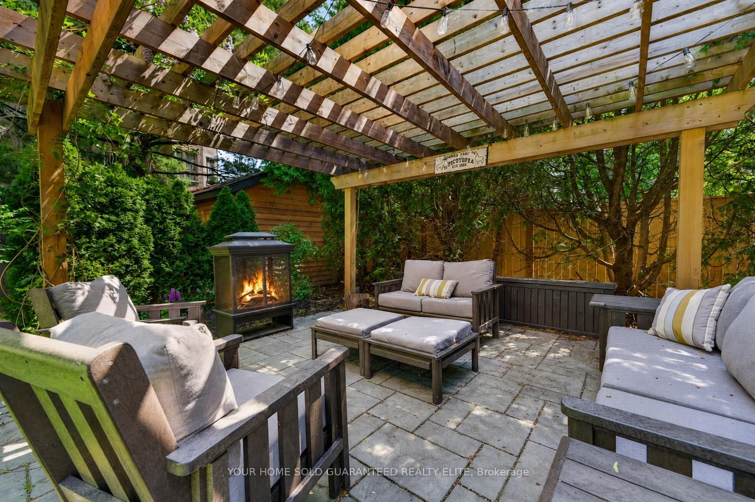 116 Livingston Avenue • Grimsby, ON photo 38