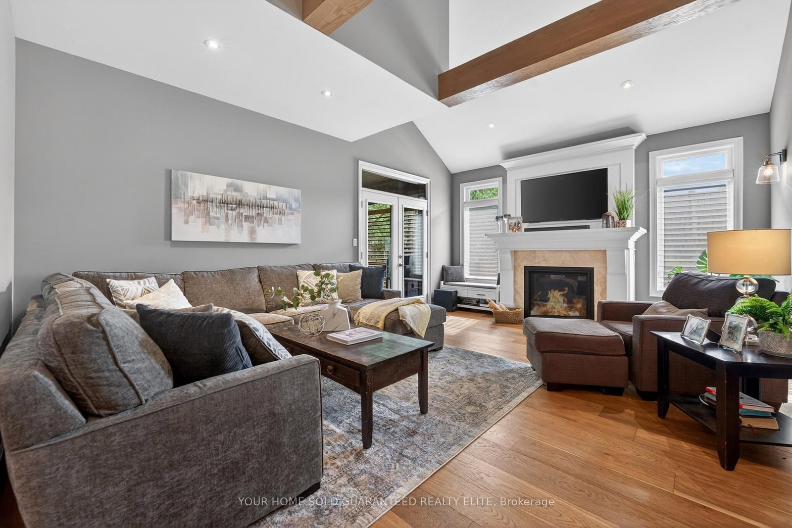 116 Livingston Avenue • Grimsby, ON photo 4