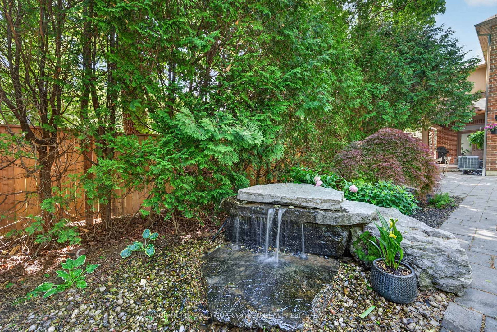 116 Livingston Avenue • Grimsby, ON photo 42