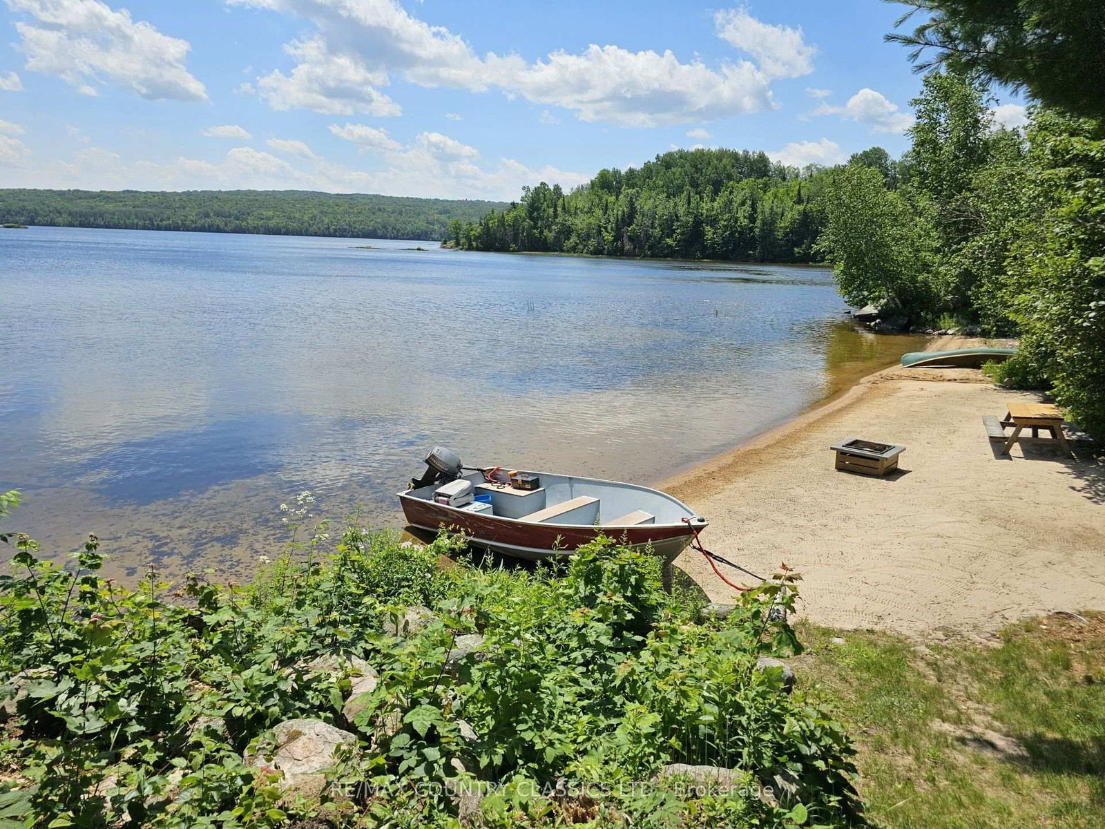 1483 Wilowski Drive • Barry's Bay, ON photo 4