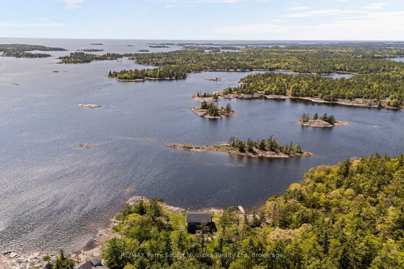 16 B55 Island