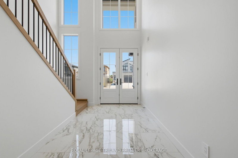 270 HESSELMAN Crescent