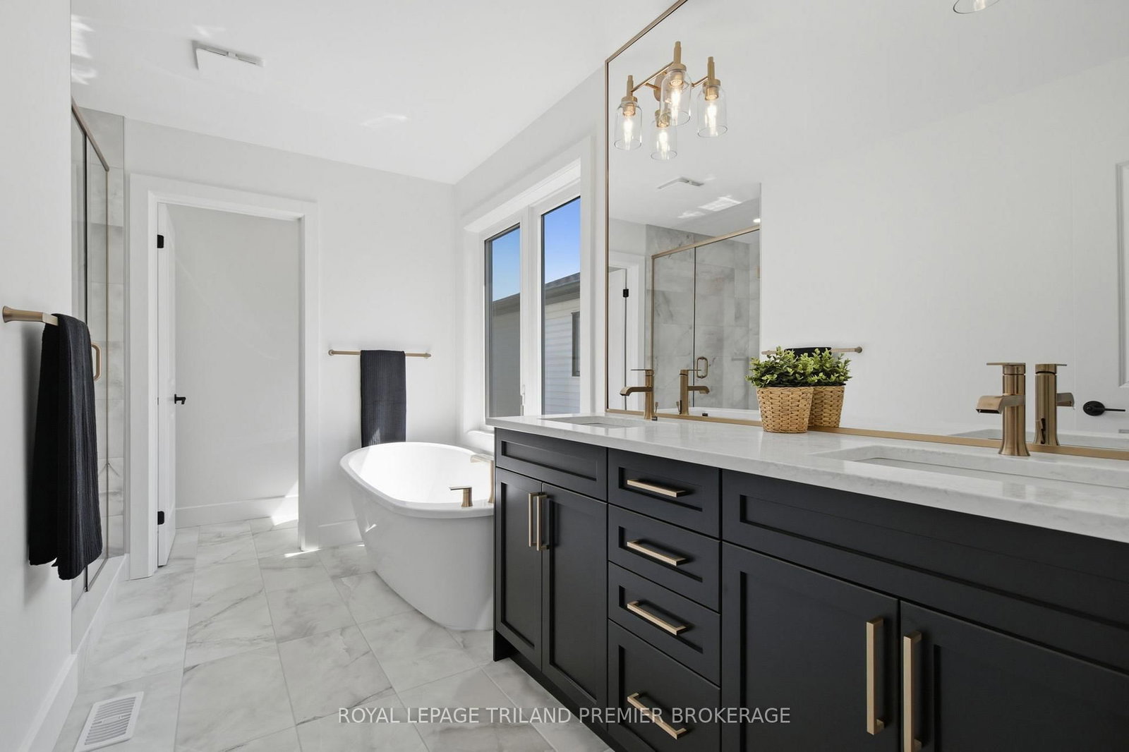 270 HESSELMAN Crescent • London South, ON photo 36