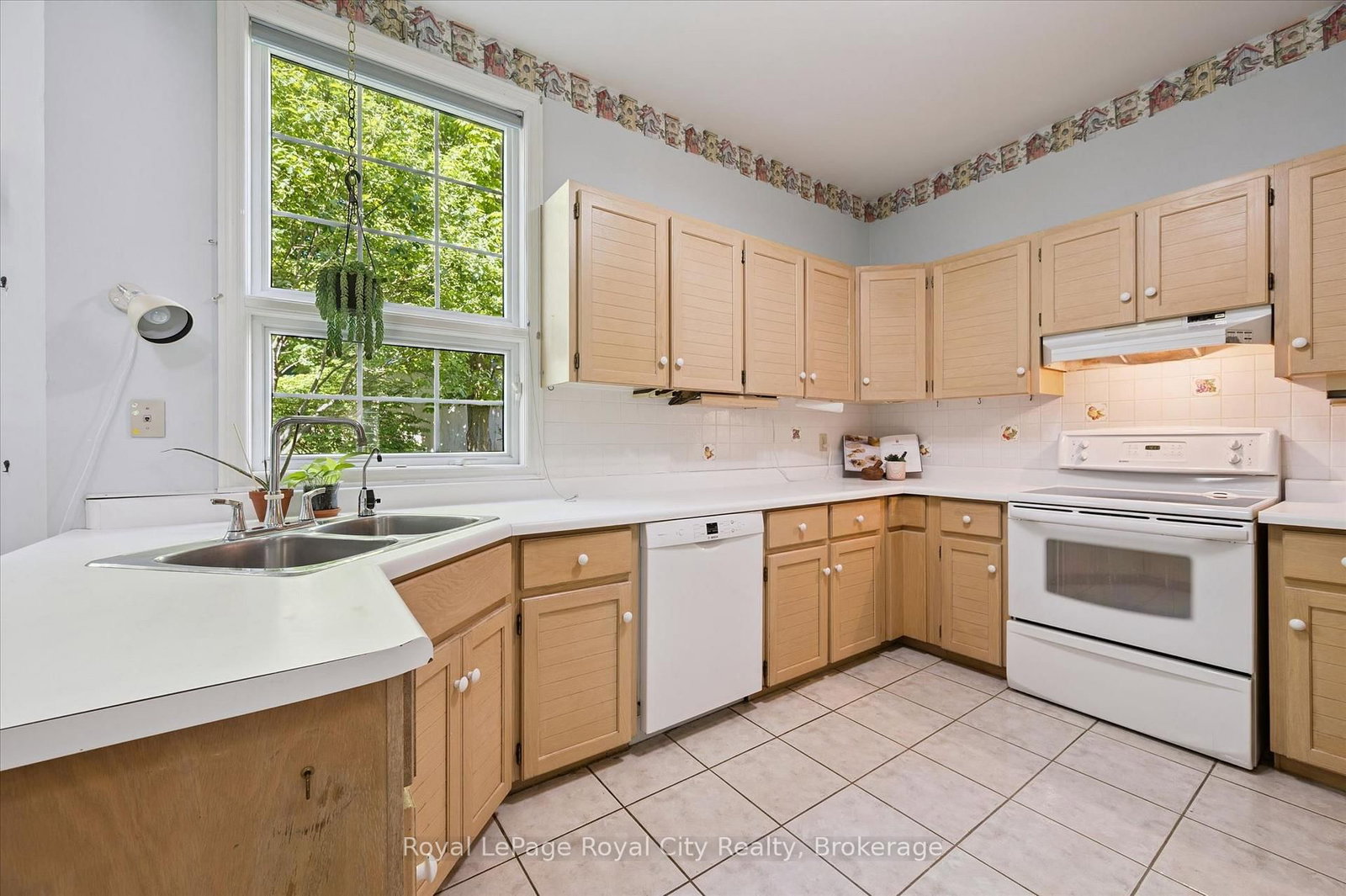 539 Harvey Street • Centre Wellington, ON photo 11