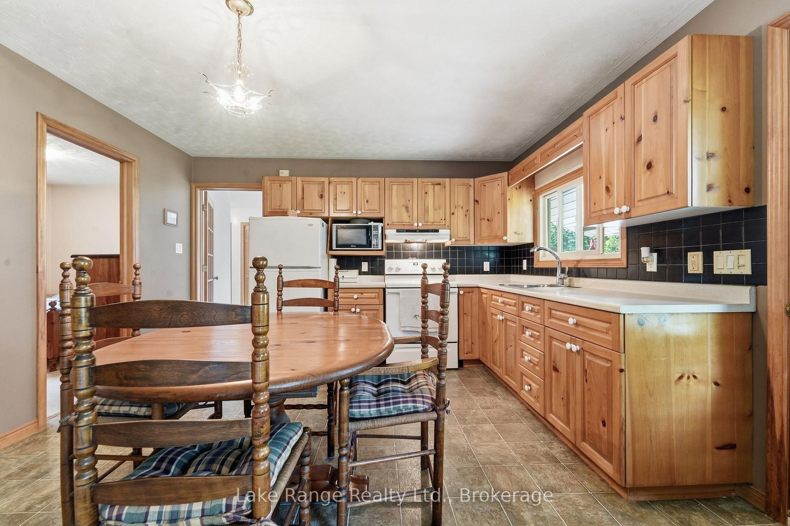 311 Maple Street • Huron-Kinloss, ON photo 12