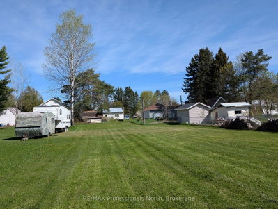 61 RIVERSIDE Avenue • South River, ON photo 5