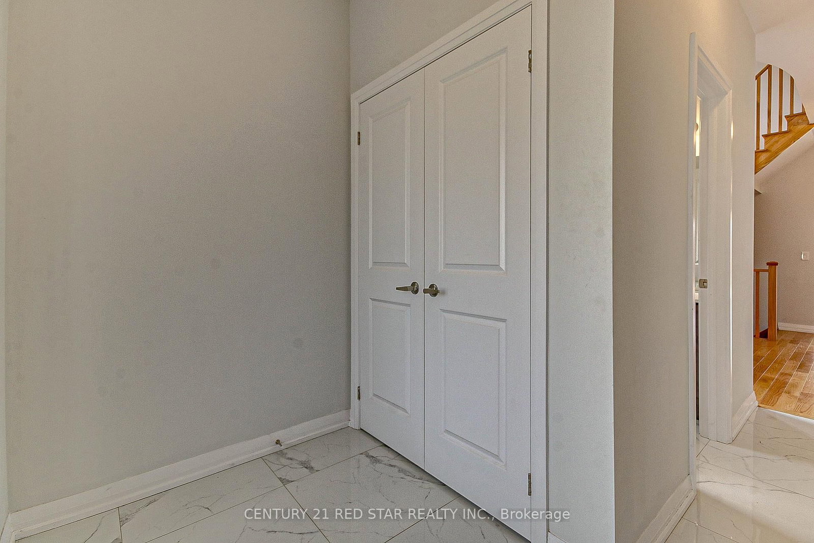734 Khalsa Drive • Woodstock, ON photo 4