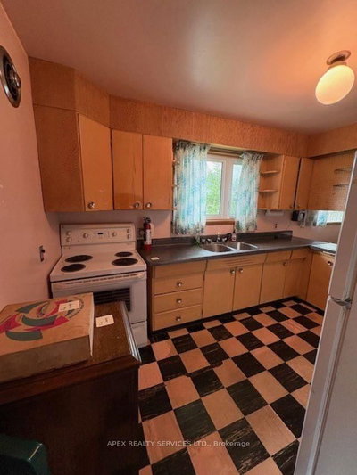 463 Richard Street — photo 4